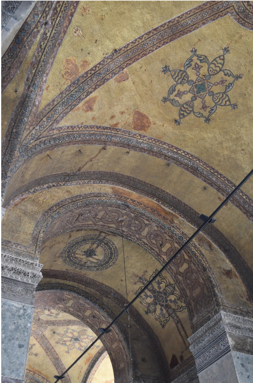 Гаммадион в орнаменте стен в главной Христианской святыни мира -- в Софийском Соборе (Hagia Sophia), Константинополь (Истанбул).